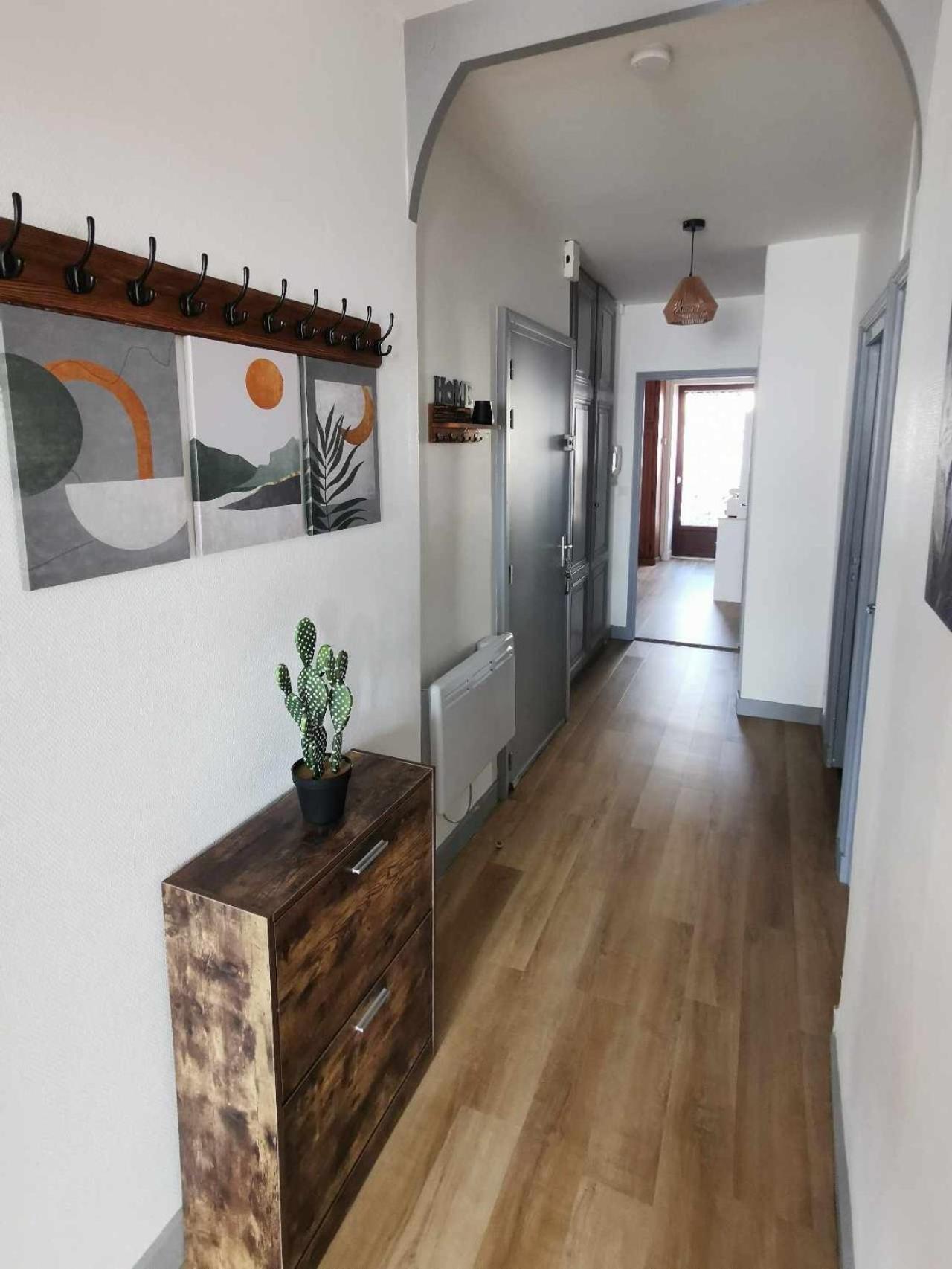 Bel Appartement De 1 A 7 Personnes Ambert Esterno foto