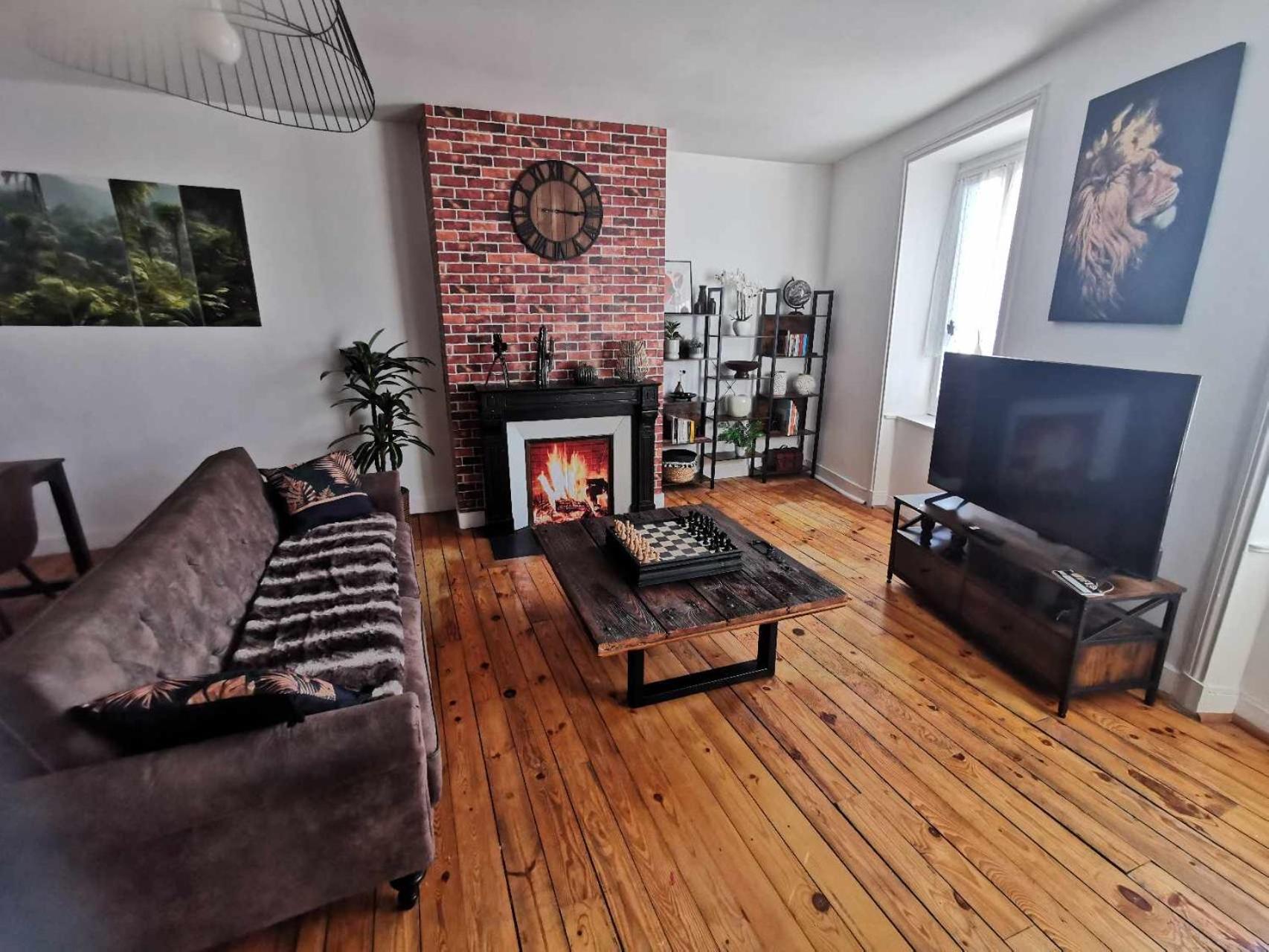 Bel Appartement De 1 A 7 Personnes Ambert Esterno foto